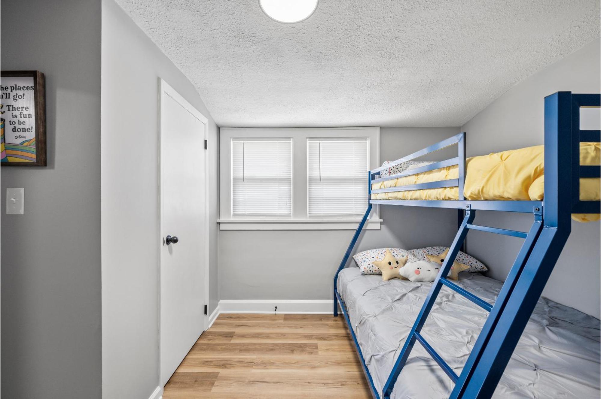 Amazing Parma Home King Bed Full Office Room Exteriör bild