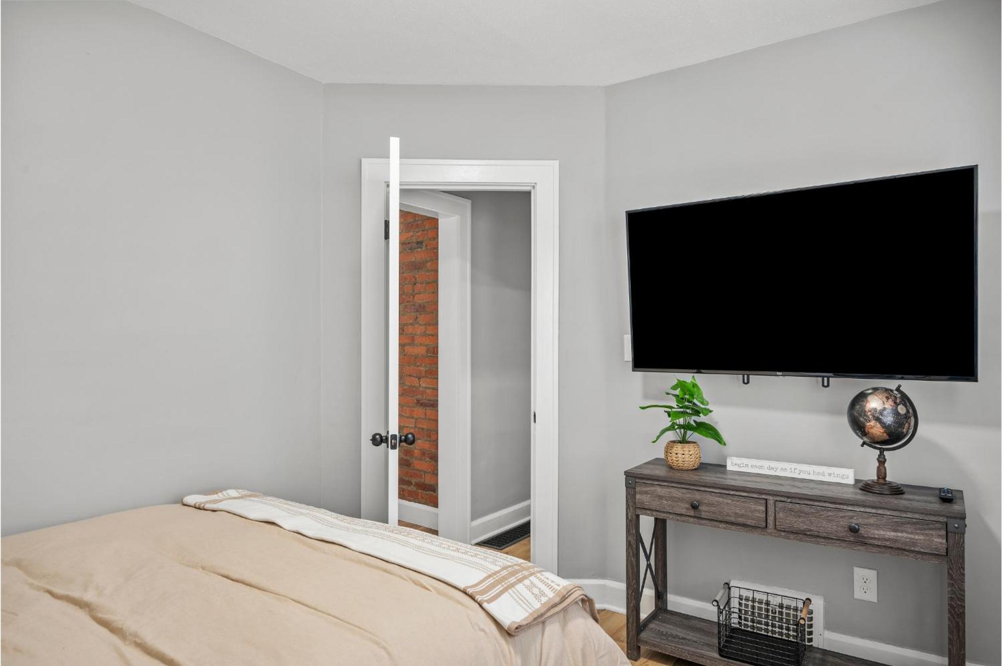 Amazing Parma Home King Bed Full Office Room Exteriör bild