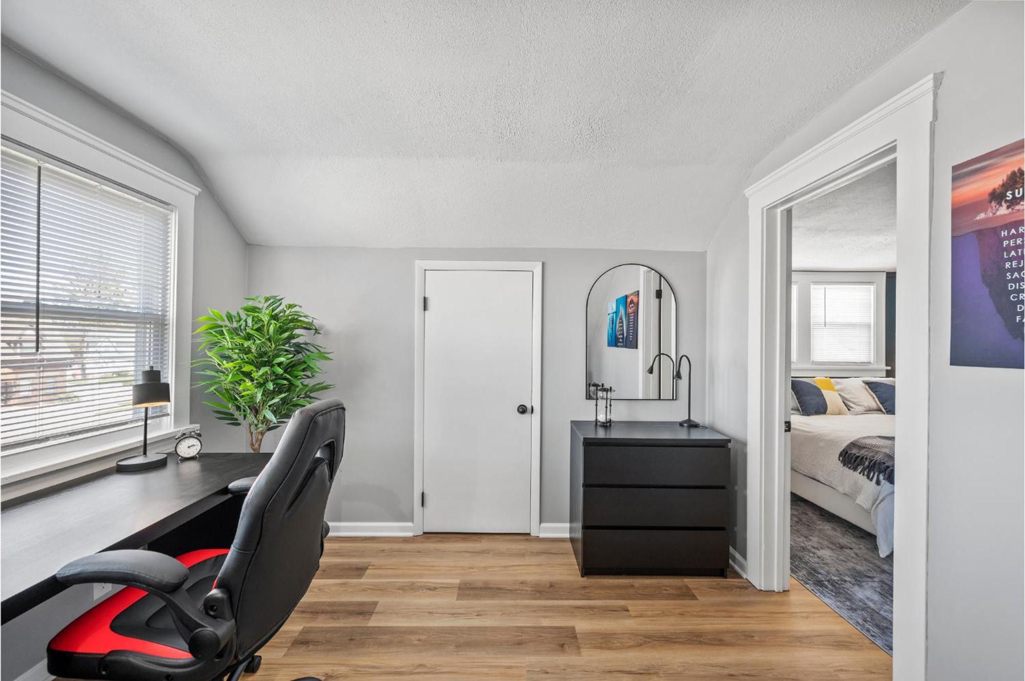 Amazing Parma Home King Bed Full Office Room Exteriör bild